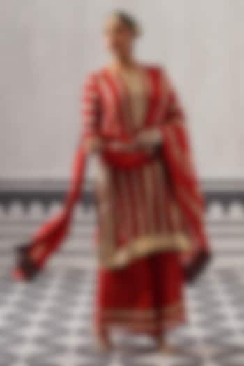 Red Mulmul Chanderi Gota Embellished Kurta Set by Palak & Mehak at Pernia's Pop Up Shop
