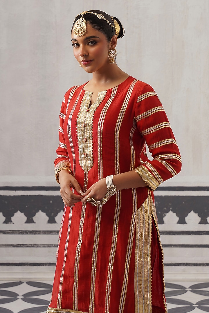 Red Mulmul Chanderi Gota Embellished Kurta Set by Palak & Mehak at Pernia's Pop Up Shop