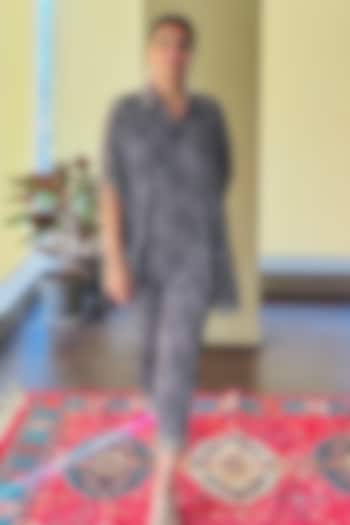 Black Crepe Bandhani Printed Co-Ord Set by Palak & Mehak at Pernia's Pop Up Shop