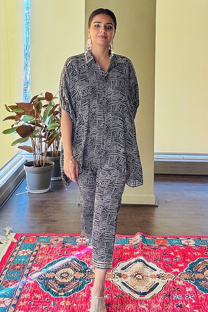 Black Crepe Bandhani Printed Co-Ord Set by Palak & Mehak at Pernia's Pop Up Shop