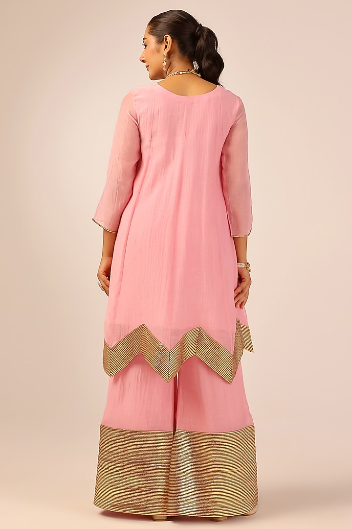 Pink Mul Chanderi Gota Embellished Kurta Set by Palak & Mehak at Pernia's Pop Up Shop