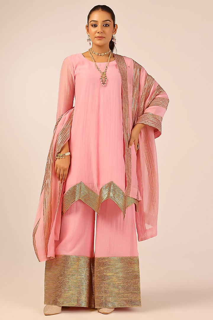 Pink Mul Chanderi Gota Embellished Kurta Set by Palak & Mehak at Pernia's Pop Up Shop