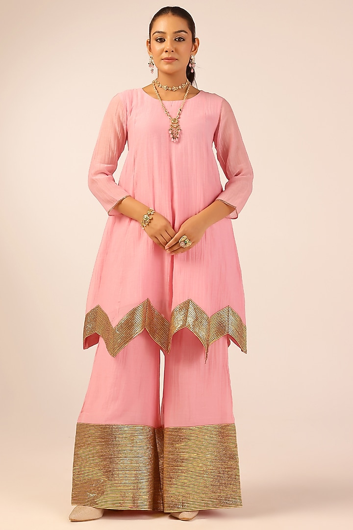Pink Mul Chanderi Gota Embellished Kurta Set by Palak & Mehak at Pernia's Pop Up Shop