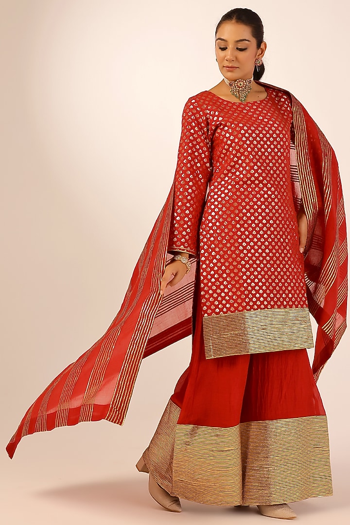 Red Mul Chanderi & Banarasi Gota Embellished Kurta Set by Palak & Mehak at Pernia's Pop Up Shop