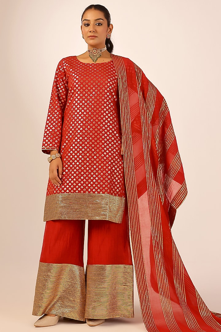 Red Mul Chanderi & Banarasi Gota Embellished Kurta Set by Palak & Mehak at Pernia's Pop Up Shop