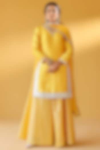 Yellow Pure Chanderi & Banarasi Kurta Set by Palak & Mehak at Pernia's Pop Up Shop