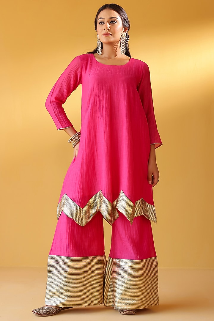 Pink Mul Chanderi Gota Embellished Kurta Set by Palak & Mehak at Pernia's Pop Up Shop