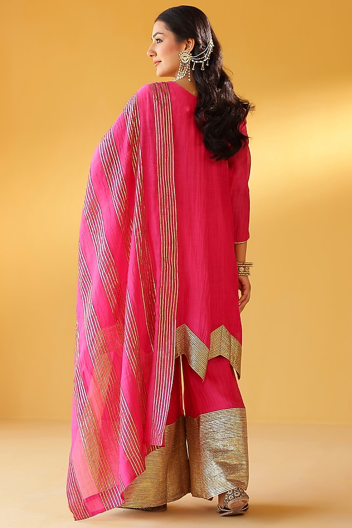 Pink Mul Chanderi Gota Embellished Kurta Set by Palak & Mehak at Pernia's Pop Up Shop
