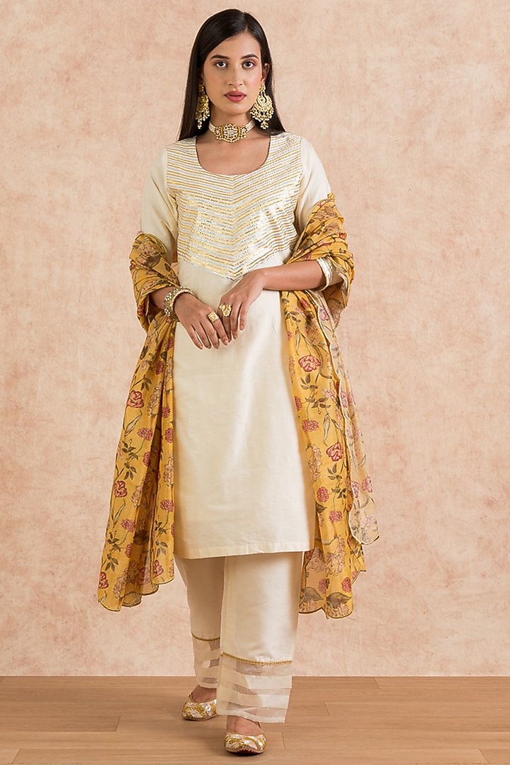 Cream Embroidered Kurta Set by Palak & Mehak at Pernia's Pop Up Shop