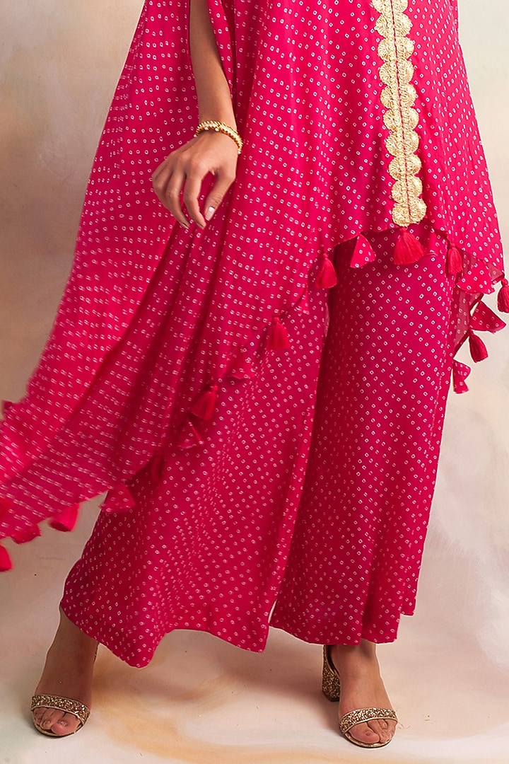 Pink Crepe Printed Pant Set by Palak & Mehak at Pernia's Pop Up Shop