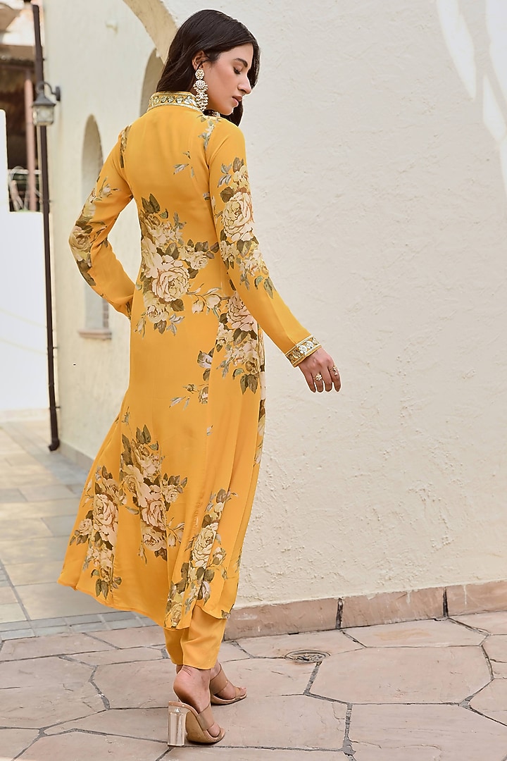 Mustard Pure Crepe Floral Kurta Set by Palak & Mehak at Pernia's Pop Up Shop