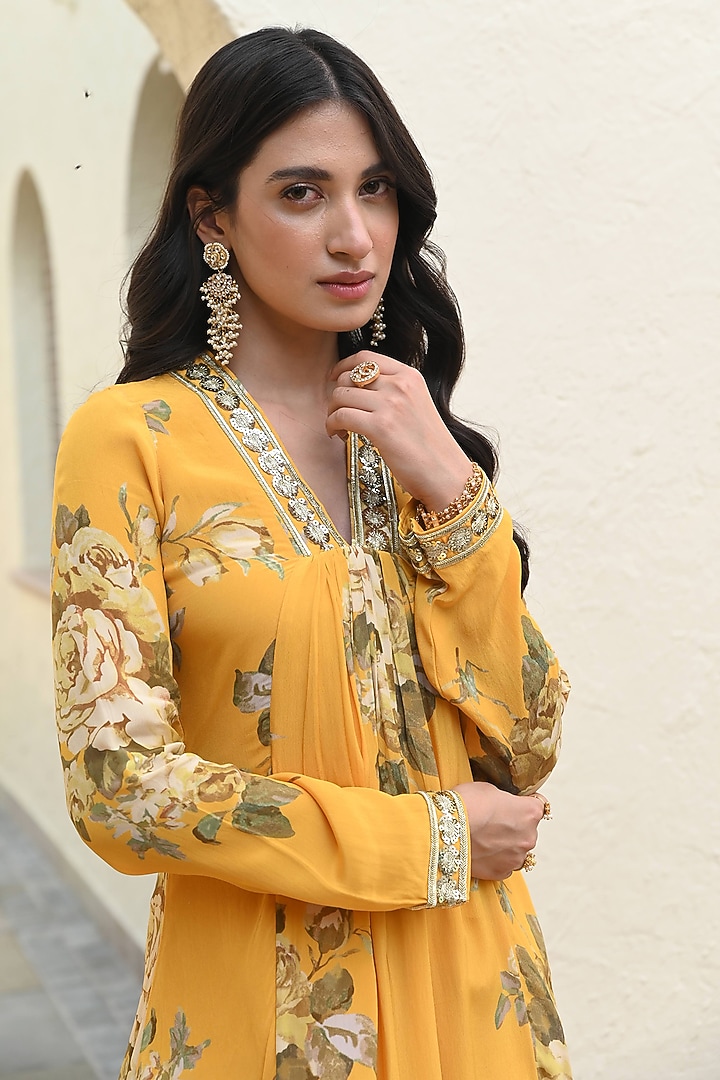 Mustard Pure Crepe Floral Kurta Set by Palak & Mehak at Pernia's Pop Up Shop