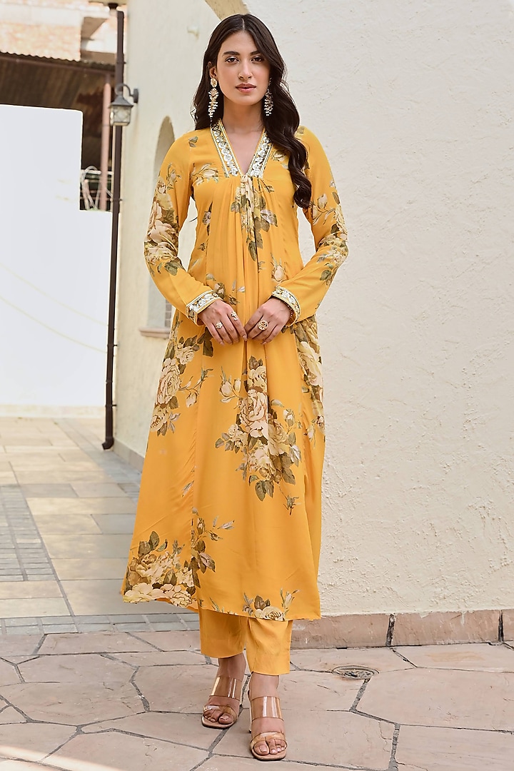 Mustard Pure Crepe Floral Kurta Set by Palak & Mehak at Pernia's Pop Up Shop