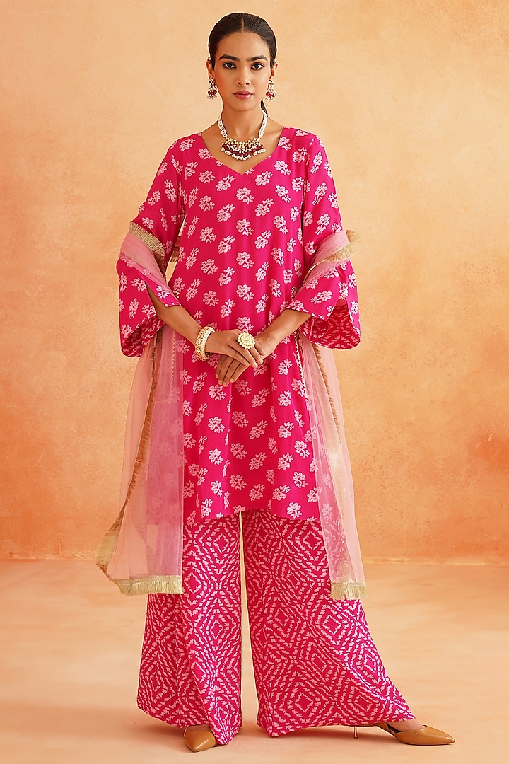 Hot Pink Crepe Kurta Set by Palak & Mehak at Pernia's Pop Up Shop