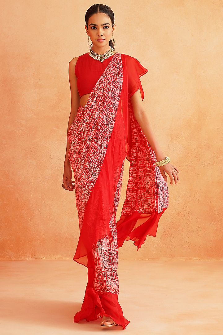 Red Pure Crepe Pre-Stitched Saree Set by Palak & Mehak at Pernia's Pop Up Shop