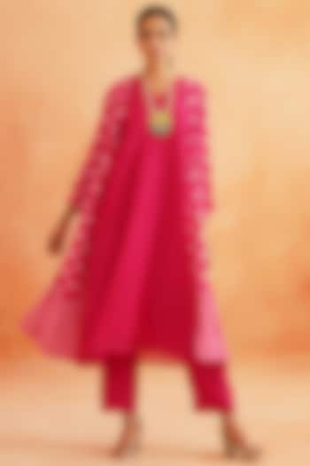 Hot Pink Pure Crepe Printed Cape Set by Palak & Mehak at Pernia's Pop Up Shop