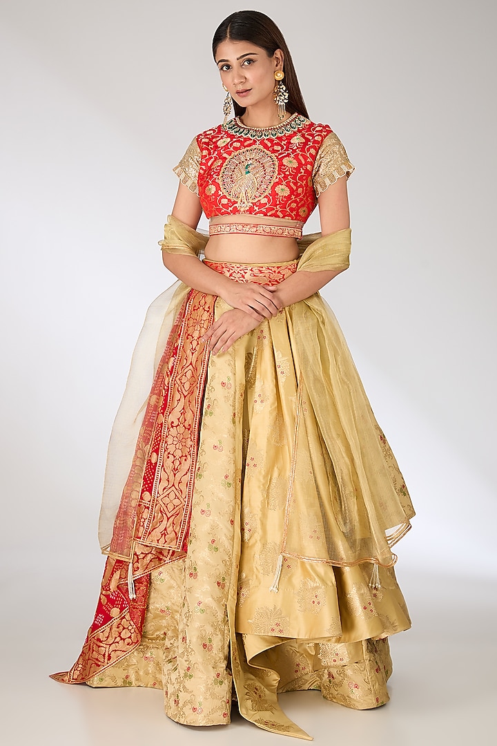 Gold Banarasi Silk Wedding Lehenga Set by Pankaj S Heritage at Pernia's Pop Up Shop