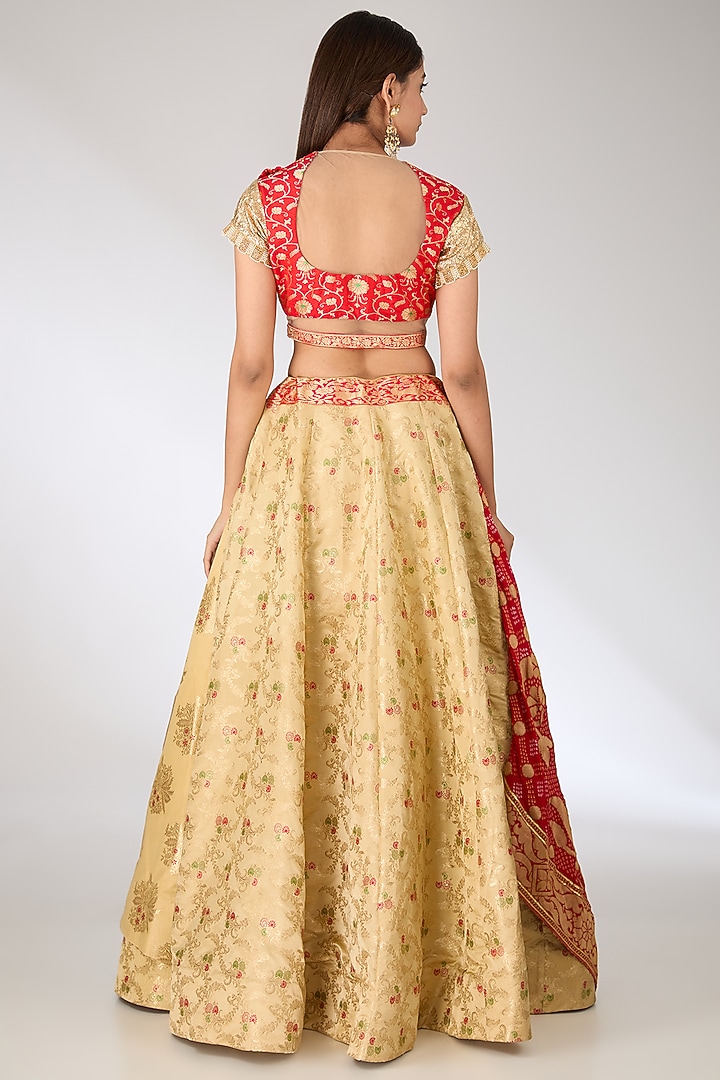 Gold Banarasi Silk Wedding Lehenga Set by Pankaj S Heritage at Pernia's Pop Up Shop