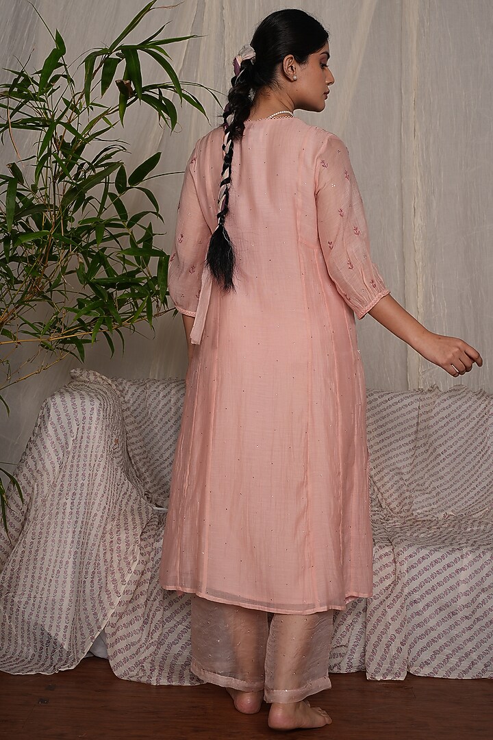 Blush Pink Chanderi Mul Embroidered Kurta Set by Pants and Pajamas at Pernia's Pop Up Shop