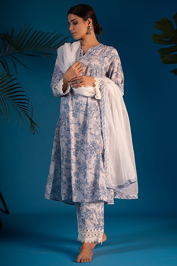 Light Blue & White Block Printed Kurta Set by Pants and Pajamas at Pernia's Pop Up Shop