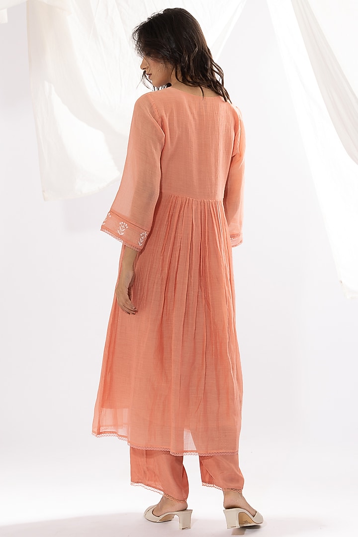 Peach Chanderi Mul Chikankari Embroidered Kurta Set by Pants and Pajamas at Pernia's Pop Up Shop