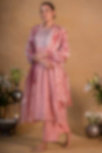 Blush Pink Embroidered Kurta Set by Pants and Pajamas at Pernia's Pop Up Shop