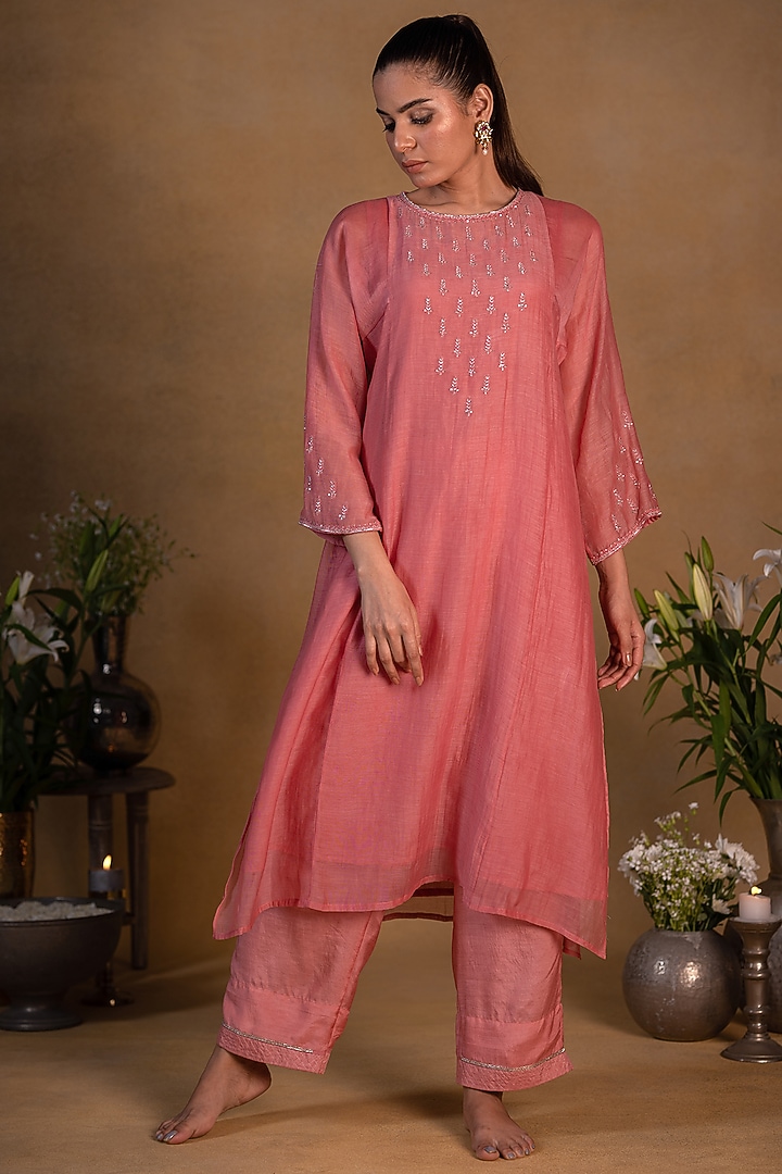 Peach Embroidered Kurta by Pants and Pajamas at Pernia's Pop Up Shop