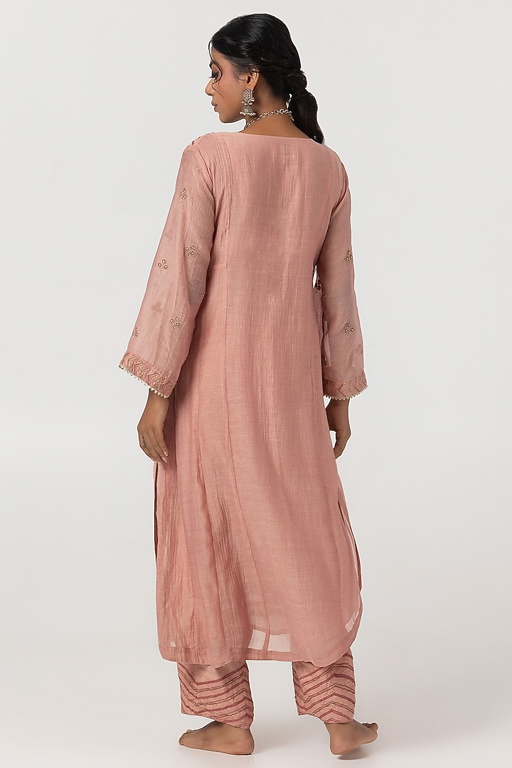 Blush Pink Chanderi Mul Hand & Machine Embroidered Kurta Set by Pants and Pajamas at Pernia's Pop Up Shop