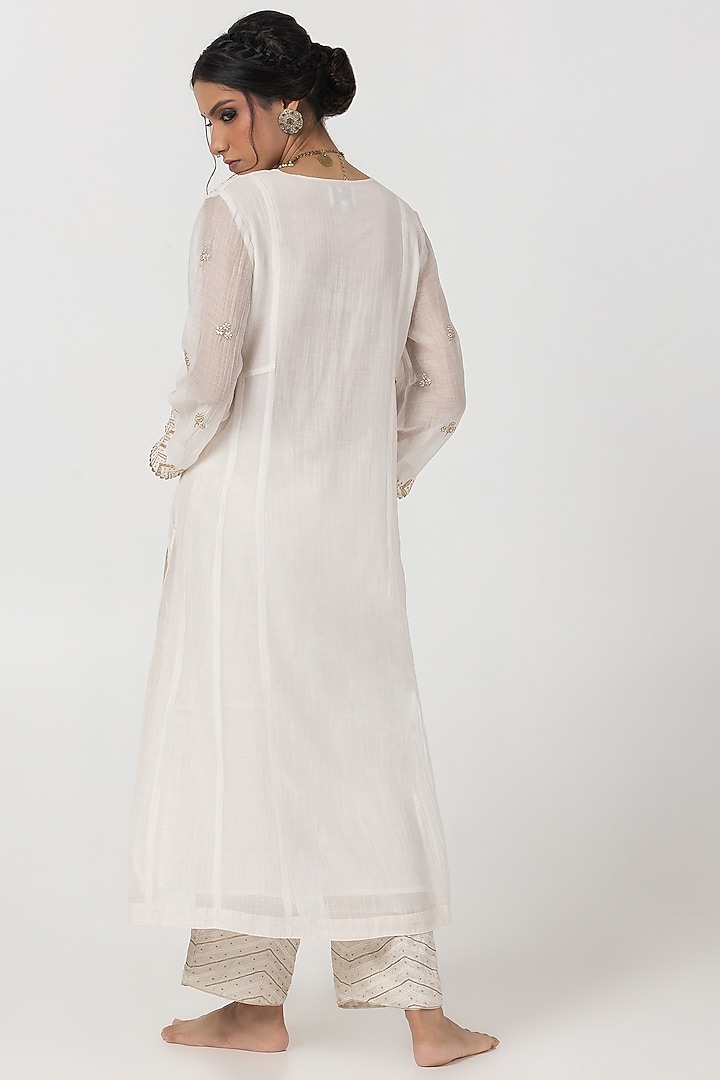 White Chanderi Mul Hand & Machine Embroidered Kurta Set by Pants and Pajamas at Pernia's Pop Up Shop