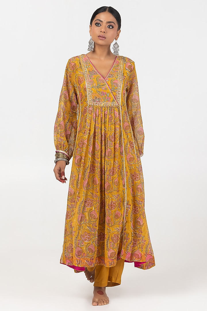 Mustard Chanderi Mul Block Printed & Embroidered Kurta Set by Pants and Pajamas at Pernia's Pop Up Shop
