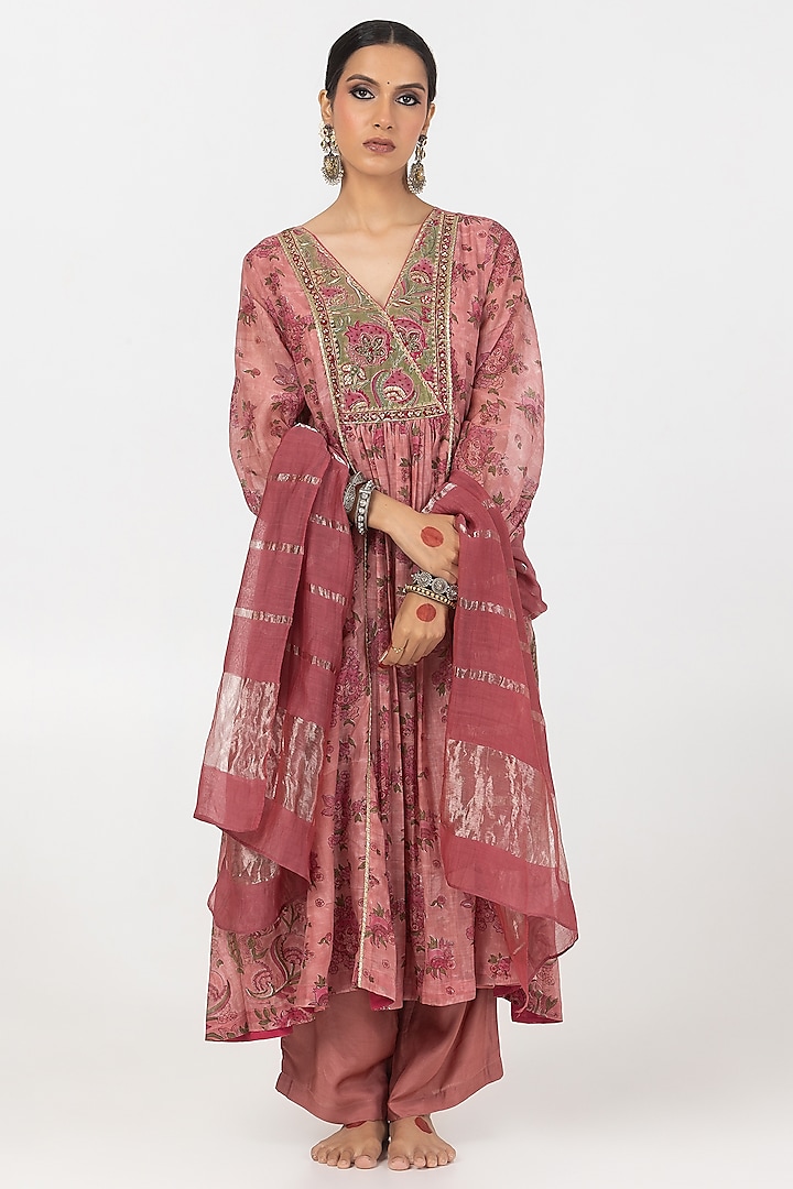 Blush Pink Chanderi Mul Block Printed Kurta Set by Pants and Pajamas at Pernia's Pop Up Shop