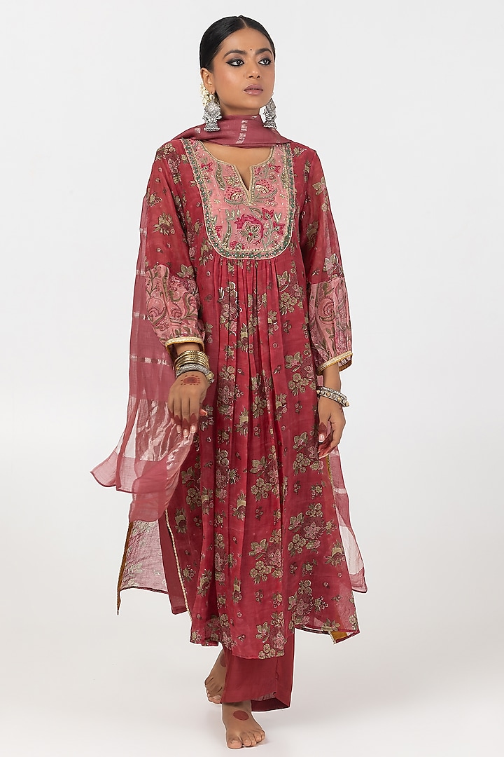 Maroon Chanderi Mul Block Printed Kurta Set by Pants and Pajamas at Pernia's Pop Up Shop