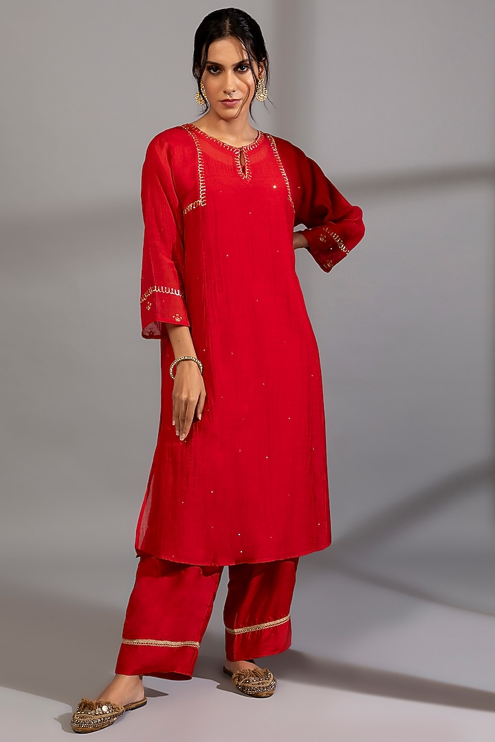 Red Chanderi Hand Embroidered Kurta Set by Pants and Pajamas at Pernia's Pop Up Shop