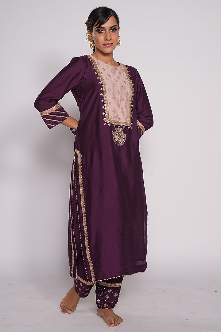 Purple & Pink Embroidered Kurta by Pants and Pajamas at Pernia's Pop Up Shop