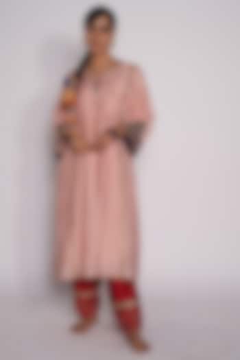 Pink Chanderi Kurta With Embroidery by Pants and Pajamas at Pernia's Pop Up Shop
