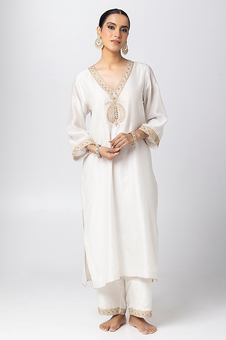 White Silk Chanderi Hand & Machine Embroidered Kurta Set by Pants and Pajamas at Pernia's Pop Up Shop