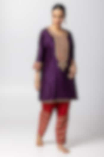 Purple Silk Chanderi Hand & Machine Embroidered Kurta Set by Pants and Pajamas at Pernia's Pop Up Shop