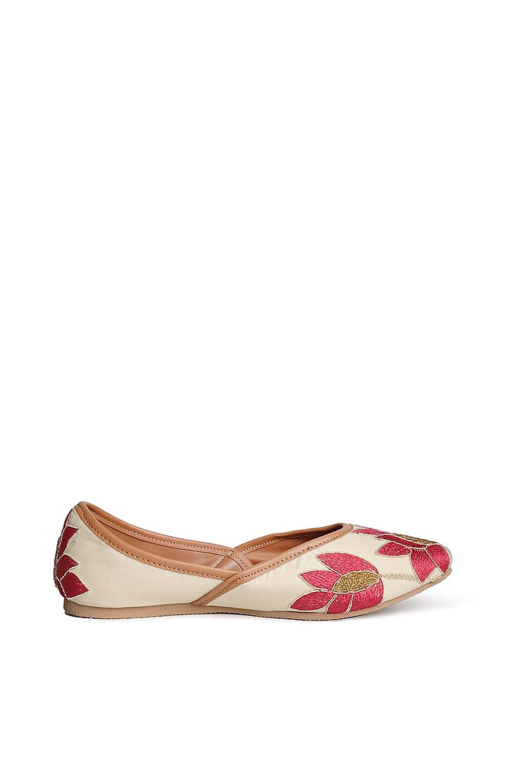 Cream Embroidered Juttis by Paio