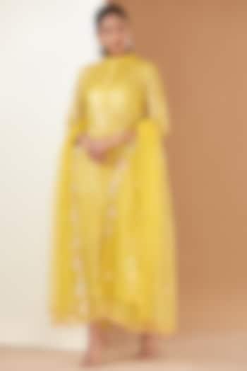 Yellow Pure Georgette Embroidered Kurta Set by Poshak apparels at Pernia's Pop Up Shop