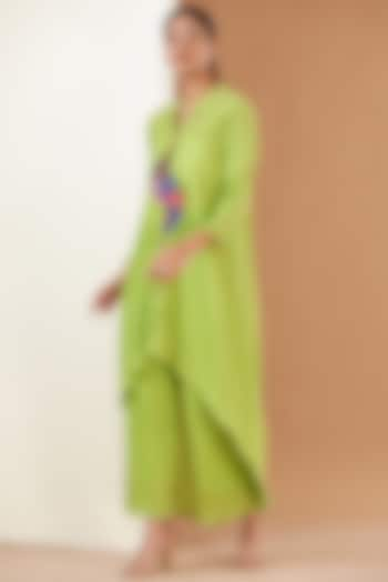 Green Crushed Linen Embroidered Kurta Set by Poshak apparels at Pernia's Pop Up Shop