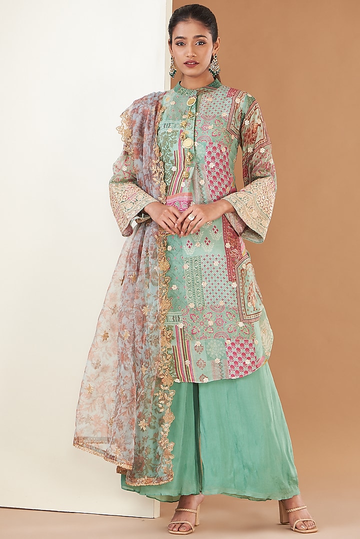 Green Silk Organza Digital Printed Kurta Set by Poshak apparels at Pernia's Pop Up Shop