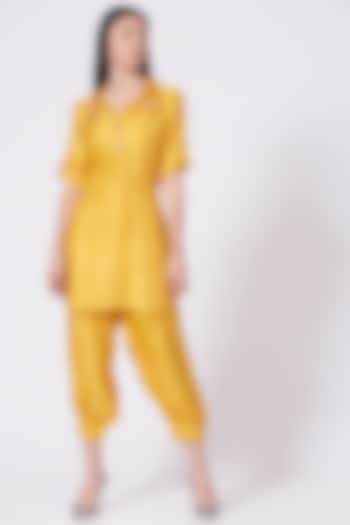 Light Mustard Embroidered Short Tunic Set by Poshak apparels