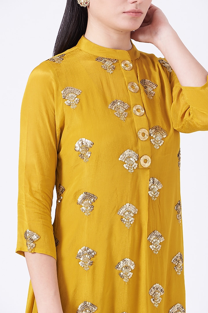 Mustard Embroidered Kurta Set by Poshak apparels at Pernia's Pop Up Shop