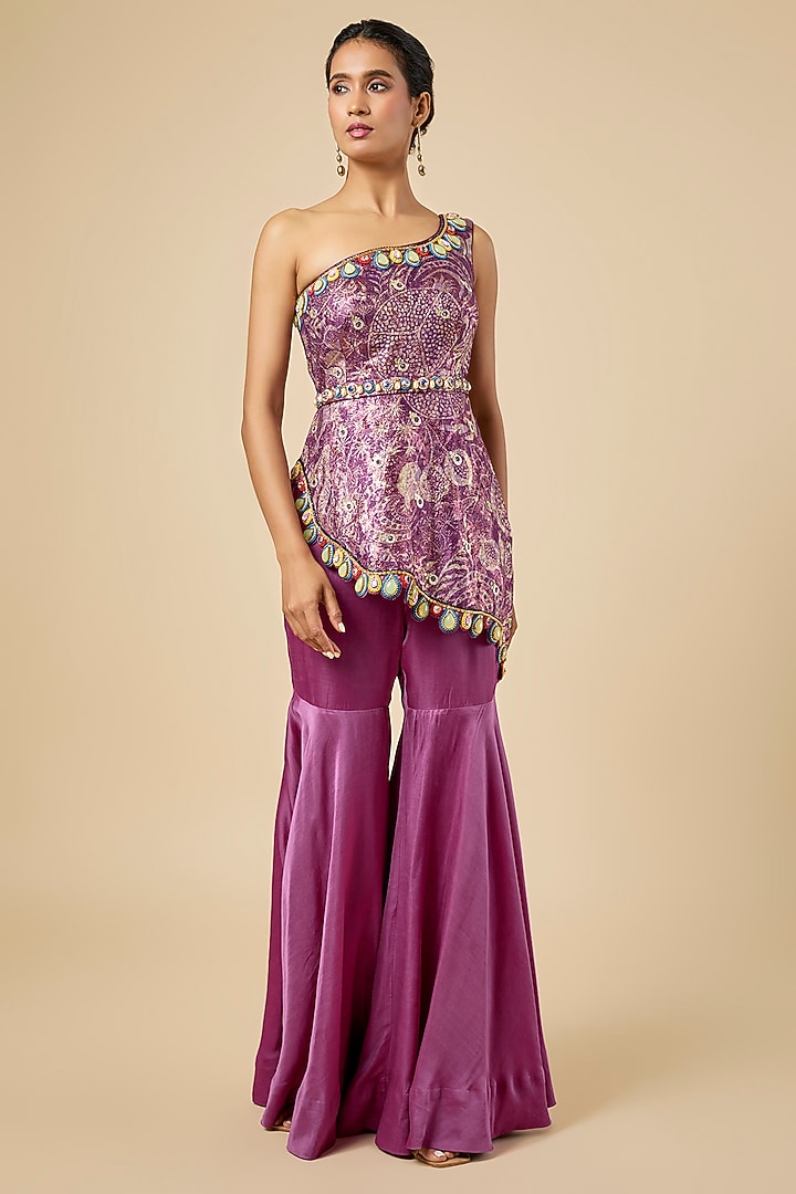 Deep Wine Jacquard & Satin Embellished One-Shoulder Kurta Set by PAPA DONT PREACH PRET at Pernia's Pop Up Shop