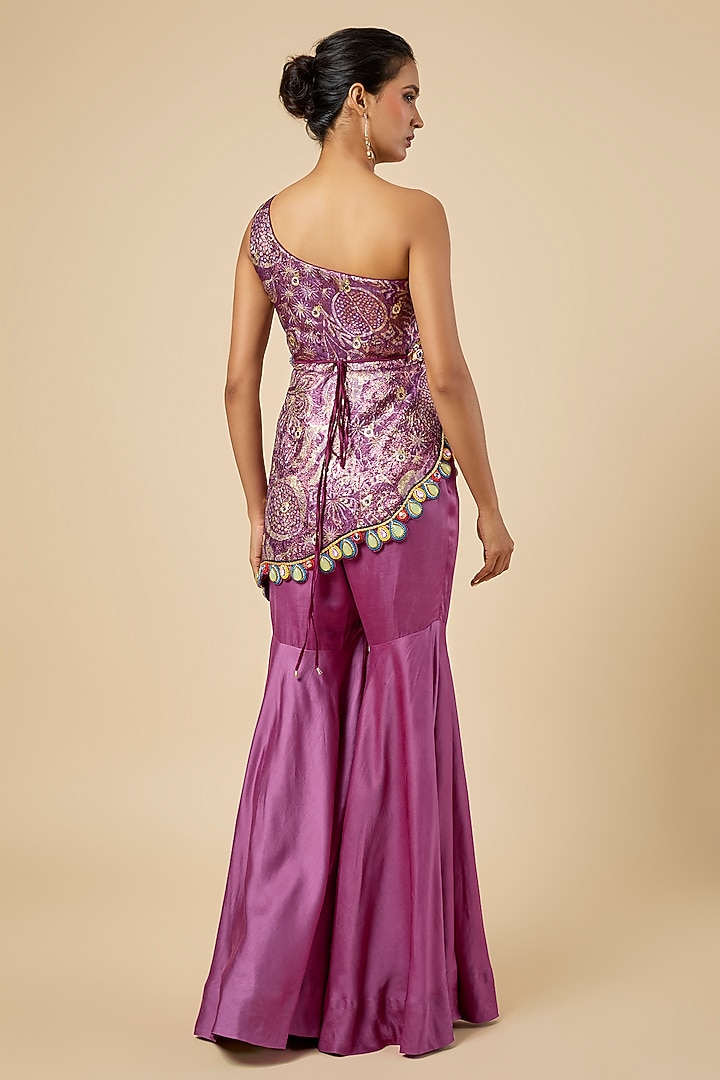 Deep Wine Jacquard & Satin Embellished One-Shoulder Kurta Set by PAPA DONT PREACH PRET at Pernia's Pop Up Shop