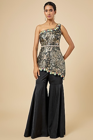 Black Jacquard & Satin Embellished One-Shoulder Kurta Set by PAPA DONT PREACH PRET