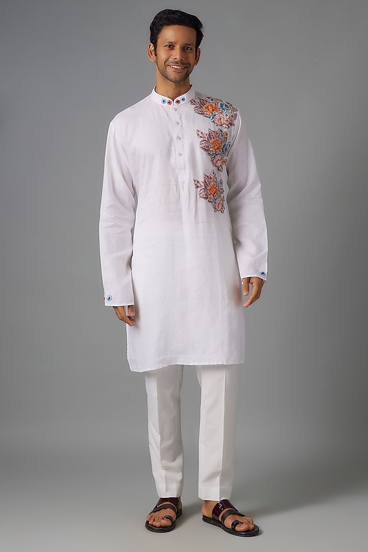 White Linen Silk Thread Embroidered Kurta Set by Pasqo Label