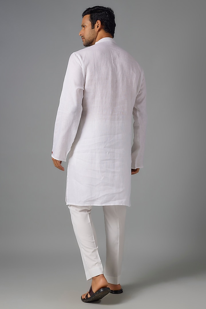 White Linen Silk Thread Embroidered Kurta Set by Pasqo Label at Pernia's Pop Up Shop