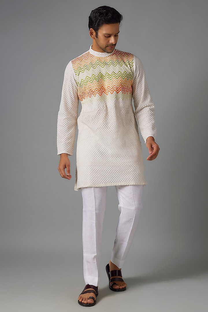 White Cotton Silk Thread Embroidered Kurta Set by Pasqo Label