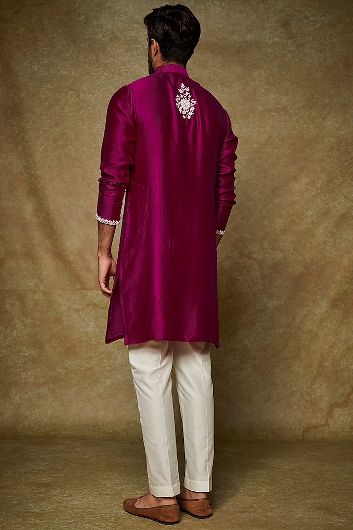 Magenta Chanderi Pearl Embroidered Kurta Set by PARA at Pernia's Pop Up Shop